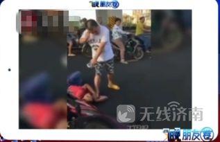 踩食物视频,揭秘踩食物视频的惊悚魅力