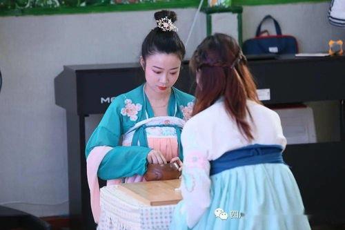 模特南充李佳老公,揭秘她的贤内助老公