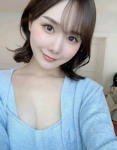 av香澄玲,AV界璀璨新星，魅力四射的性感女神